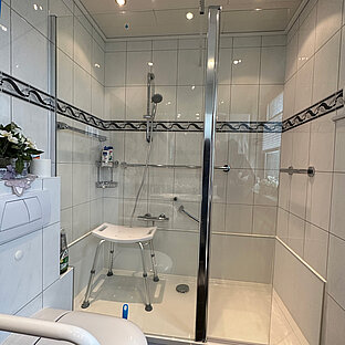 DUSCHMAX-Umbau-Wanne-zur-Dusche-1-Tag-47506-Nachher-04-IMG_3922-2000x2000
